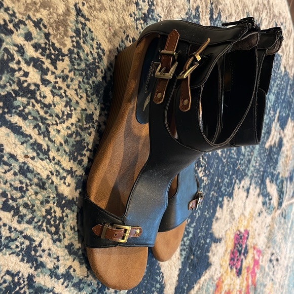 Aerosoles A2 black and brown wedge heel sandals size 7.5 - Picture 3 of 4